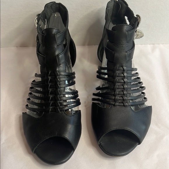 Arezzo Shoes - Arezzo Leather Gladiator Sandals